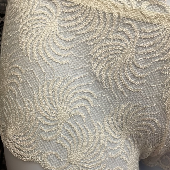 Cream Lace Underwear - Picture 7 of 9